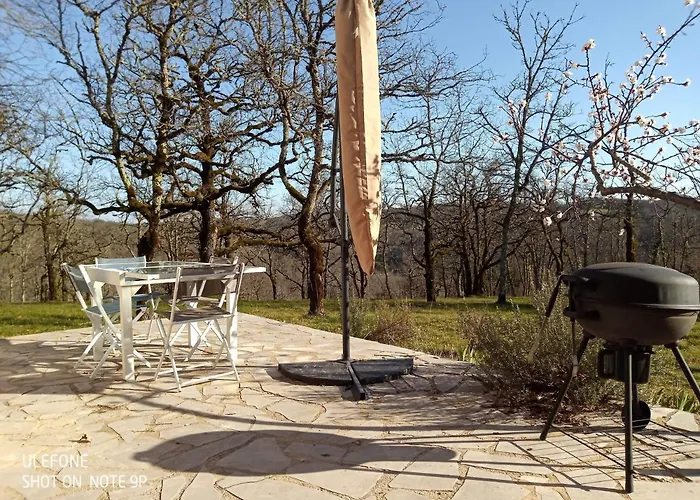 Location gîte proche Gourdon (46300) 4 à 6 personnes